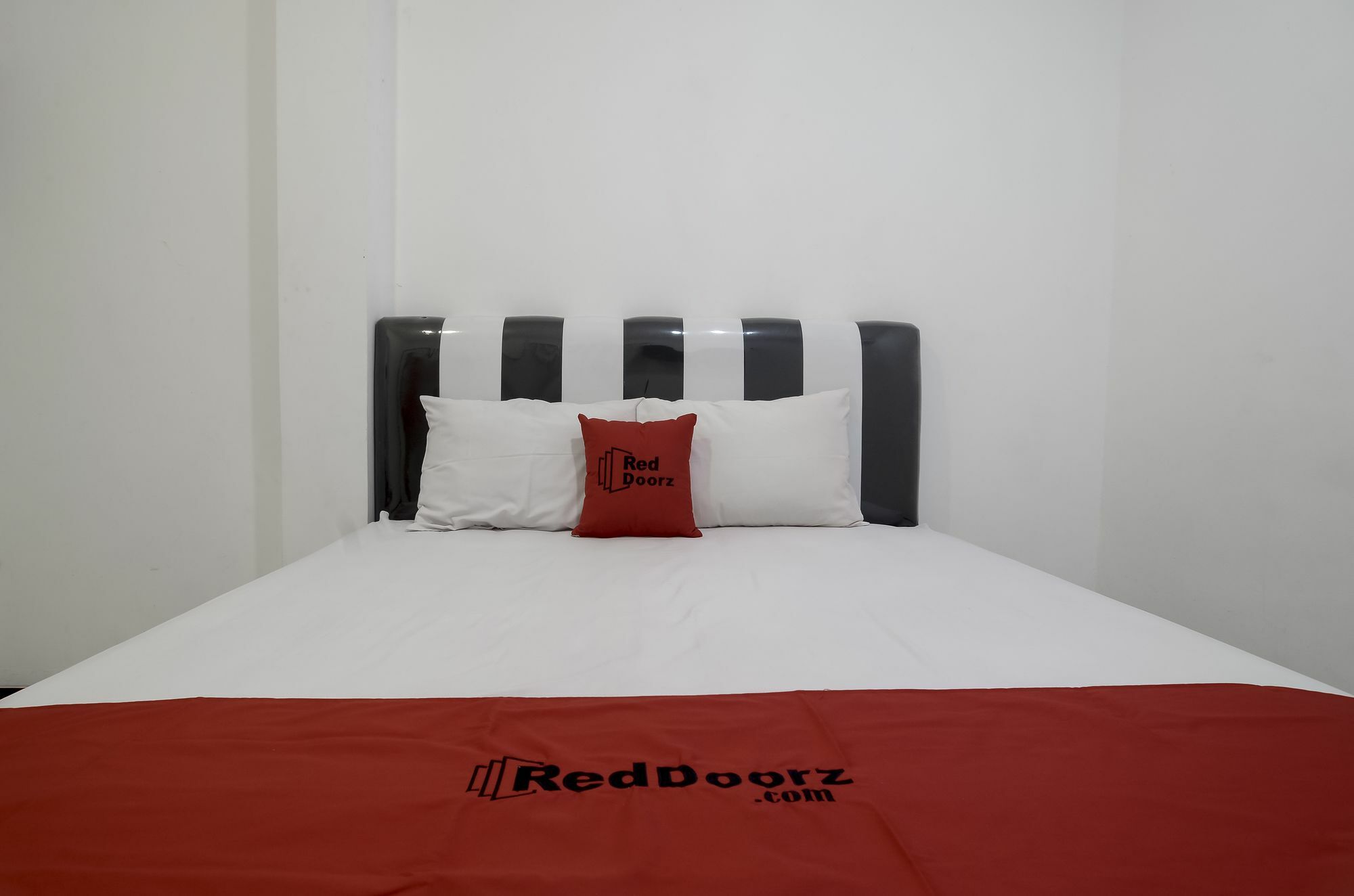 Reddoorz Near Poncol Station 호텔 세마랑 외부 사진